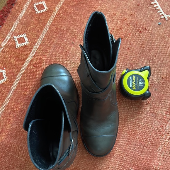 Chanel 2014 charcoal ankle boots - Picture 13 of 13